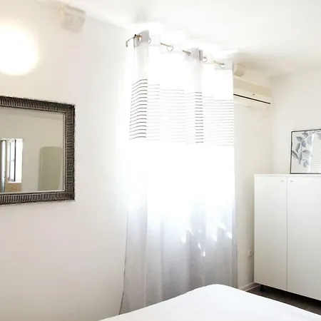 Q House * Trogir