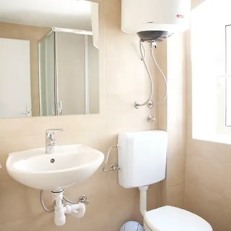 Q House Gostinjska kuća Trogir